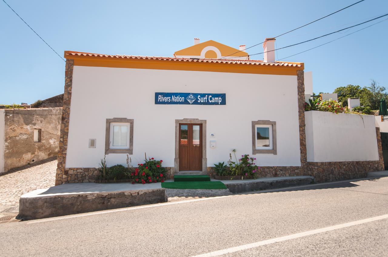 Bed and Breakfast Rivers Nation Surf Camp Атогиа-да-Балейя Экстерьер фото